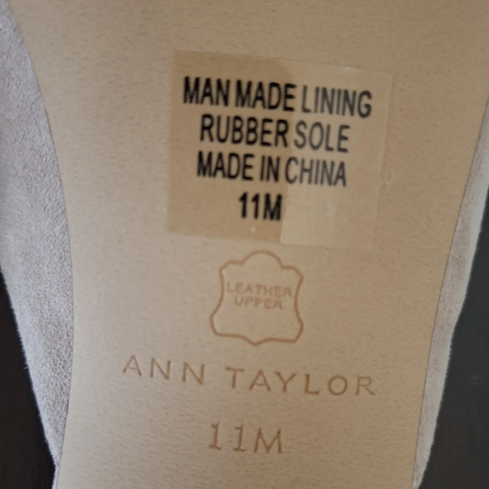 ANN TAYLOR Natural Suede Gold Buckle Mule Pumps -  Size 11 - Picture 5 of 7